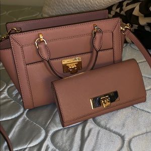 Micheal Kors purse